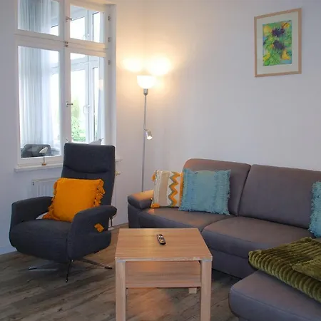 Emmy App 01 A Apartment *